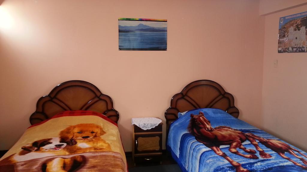 Hostal Villa Imperial Yunguyo Δωμάτιο φωτογραφία
